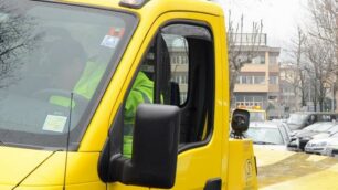 Un carro attrezzi in azione