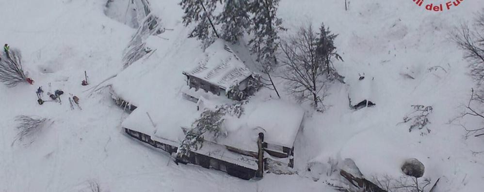 Terremoto, la slavina sul Gran Sasso in una foto dei vigili del fuoco