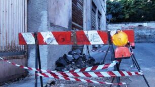 Meda, l’edificio all’angolo tra via Vignoni e corso Matteotti dove si è verificata la fuga di gas