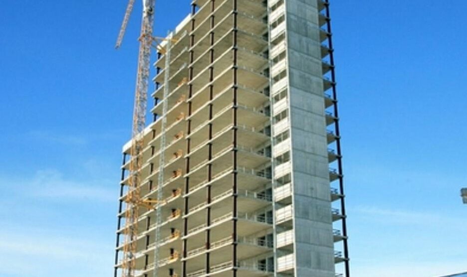 La torre di Desio va all’asta: 9 milioni per lo scheletro di 90 metri