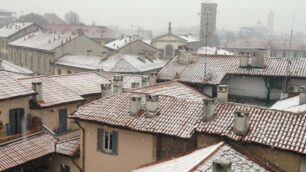 Monza spolverata di neve