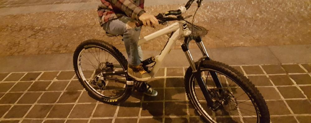 La bici rubata al ragazzo monzese