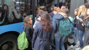 Monza Autobus sovraffollati