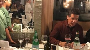 Monza, l’attore Lou Ferrigno firma autografi a cena in un ristorante del centro