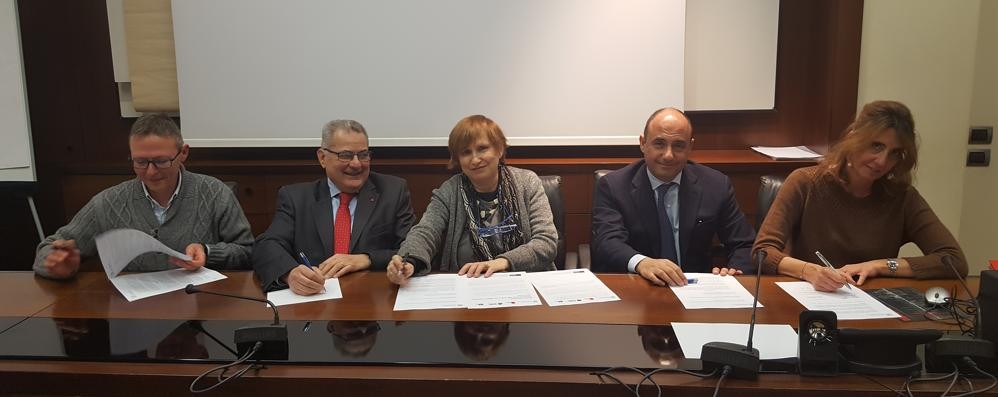 La firma dell’accordo