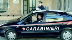 Carabinieri davanti alla stazione dell’Arma di Muggiò