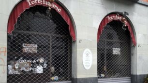 Il bar “Torrefazione” chiuso al pubblico