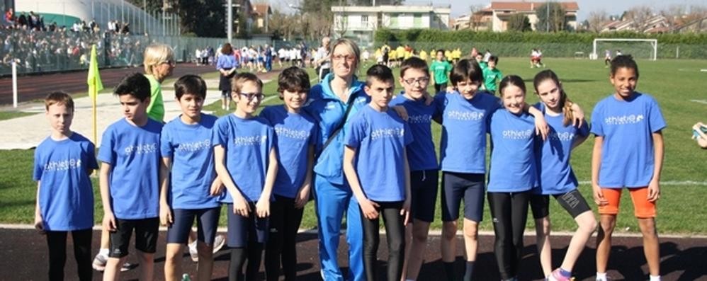 Emanuela Specchio con i ragazzi dell’Athletic Villasanta - foto dal sito internet della società