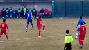 Calcio, serie D: Ivan Merli Sala del Seregno  in azione a Scanzorosciate