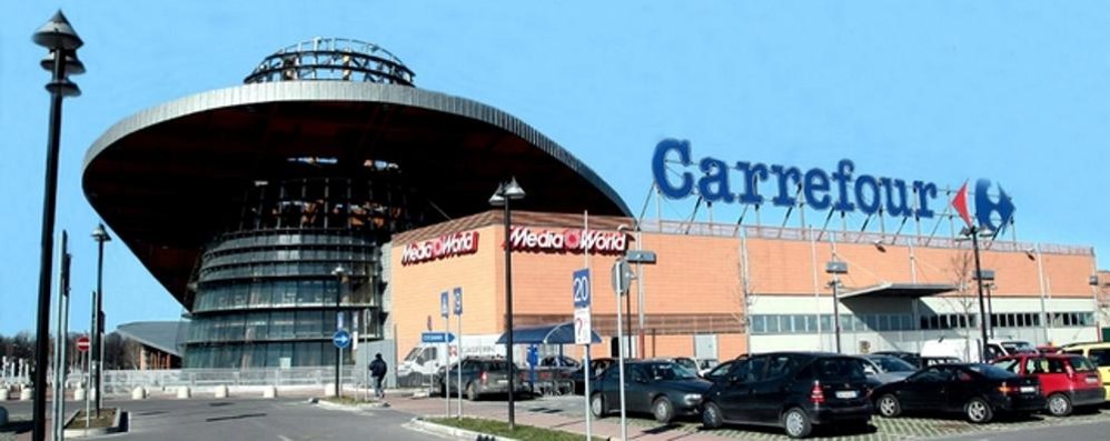 Il centro commerciale Carrefour di Limbiate