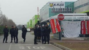 Crisi K-Flex: i lavoratori in presidio a Roncello
