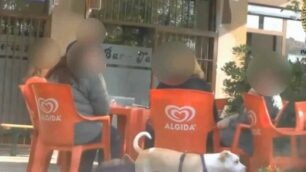 Una delle immagini del filmato della polizia locale di Paderno