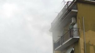 Incendio in una palazzina a Giussano