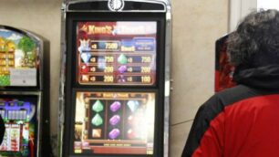 Slot machine in un bar