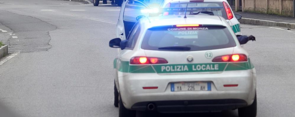 Il 42enne è stato fermato dalla polizia locale in largo Mazzini