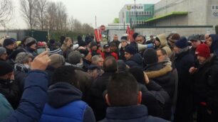 Roncello, l'assemblea dei lavoratori K-Flex giovedì mattina 9 febbraio