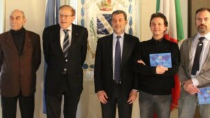 I convenuti alla presentazione del concorso internazionale di fotografia sull'acqua