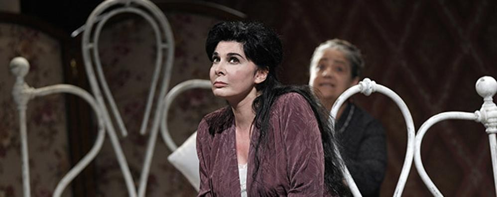 Mariangela D’Abbraccio in scena