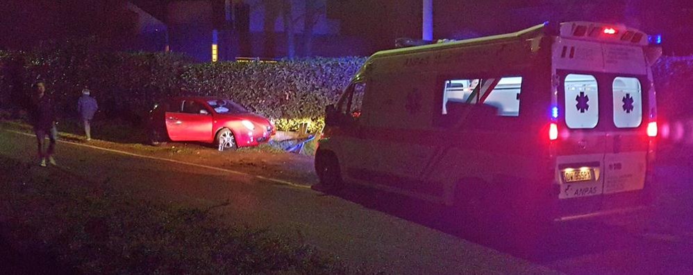 Correzzana, incidente stradale in via Principale