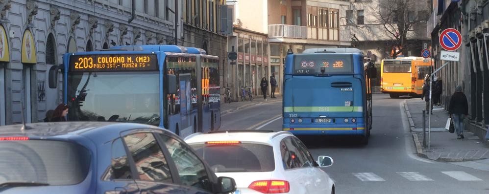 Autobus di linea a Monza