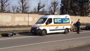 Incidente a Sovico sulla Sp 6 tra auto e moto: ferito un ragazzo di 16 anni