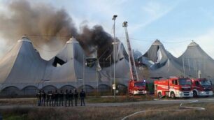 L’incendio al Pala K di Cinisello Balsamo