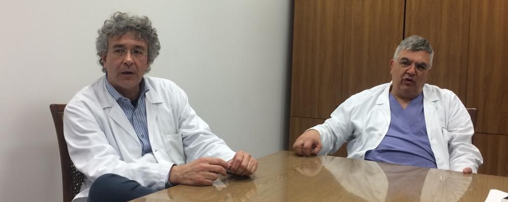 Ospedale di Vimercate: Roberto Roncoroni (a sinistra) direttore di endocrinologia e Franco Parmigiani (a destra) direttore di otorinolaringoiatria