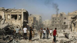 Gli effetti dei bombardamenti ad Aleppo. Il tunisino espulso aveva coltivato l’aspirazione a raggiungere la Siria