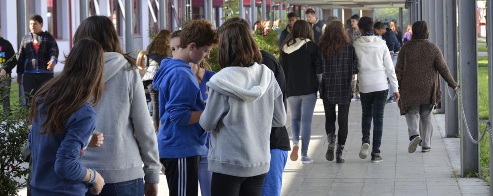 Vimercate - Centro scolastico omnicomprensivo. Studenti