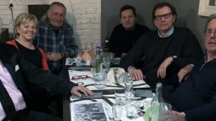 Seregno, il gruppo degli ex compagni di scuola a cena