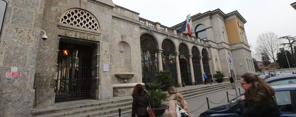 L’ingresso del tribunale di Monza