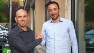 Carnate: a sinistra Matteo Corti del gruppo Lega Nord e a destra Mauro Spialtini della lista Cittadini per Carnate