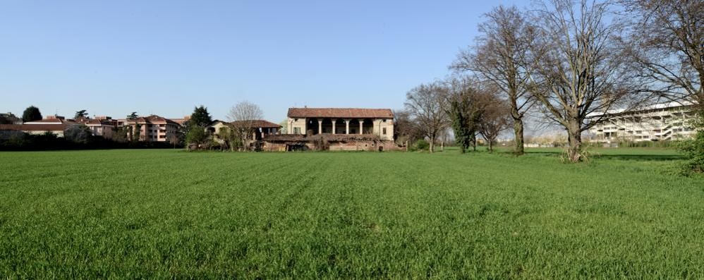 Cascina Boschetto a Monza, abbandonata, nella foto di Luca Bonetti