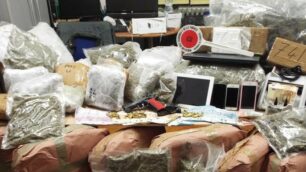 Droga sequestrata da Gdf Gorgonzola e polizia Monza