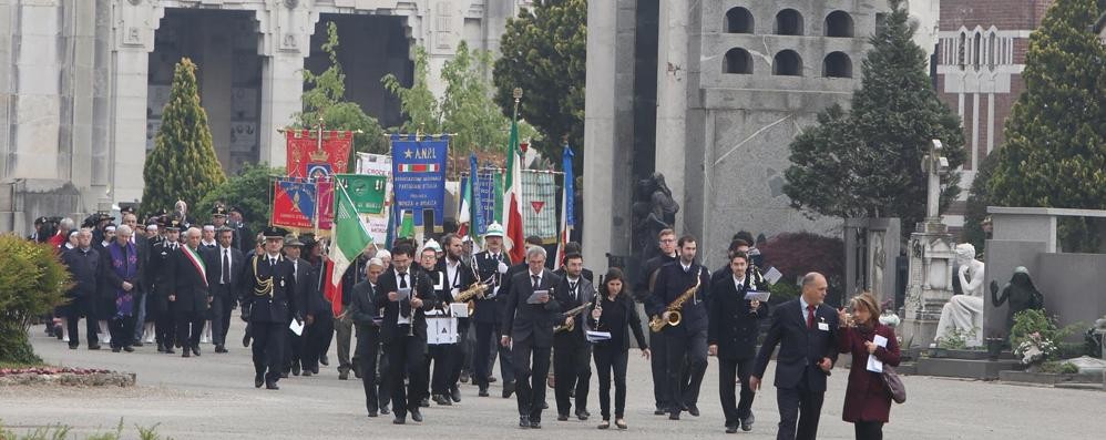 MONZA 25 aprile: l’arrivo al cimitero