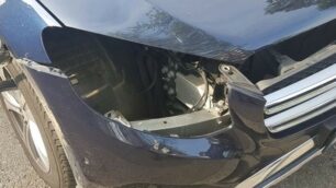 Le auto vandalizzate in via Monte Cervino