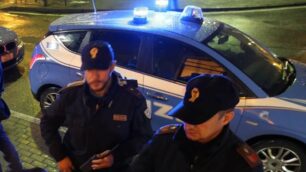 Agenti della polizia di stato