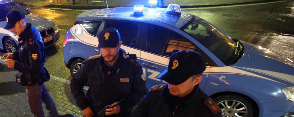 Agenti della polizia di stato