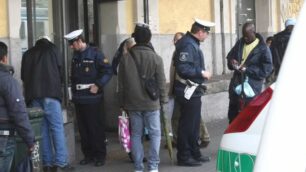 La polizia locale in stazione
