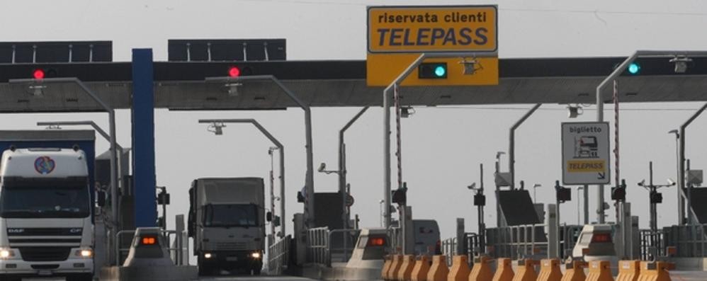 Il casello dell'autostrada A4 a Trezzo sull'Adda