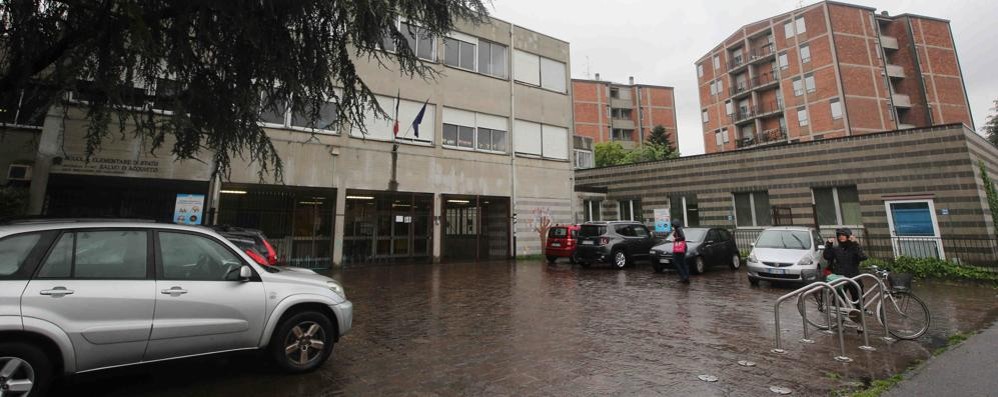 Monza Scuola elementare salvo d Acquisto