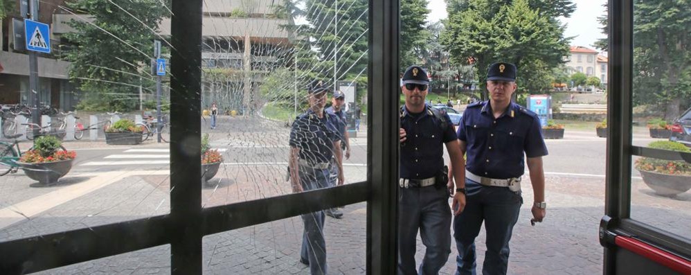 Controlli di polizia alla stazione di Monza