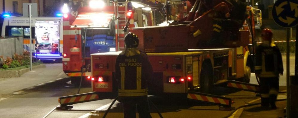 Triuggio, incendio tetto a Tregasio sabato sera - foto Terraneo
