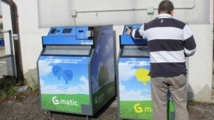 Distributori automatici sacchi presenti alla piattaforma di via Reggio