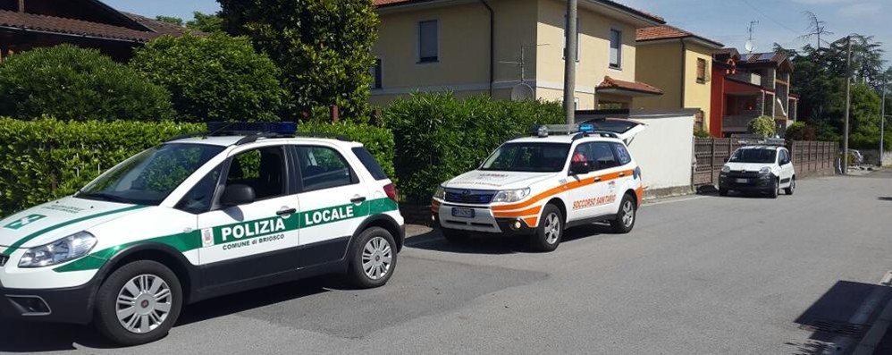 Briosco, incidente lampione