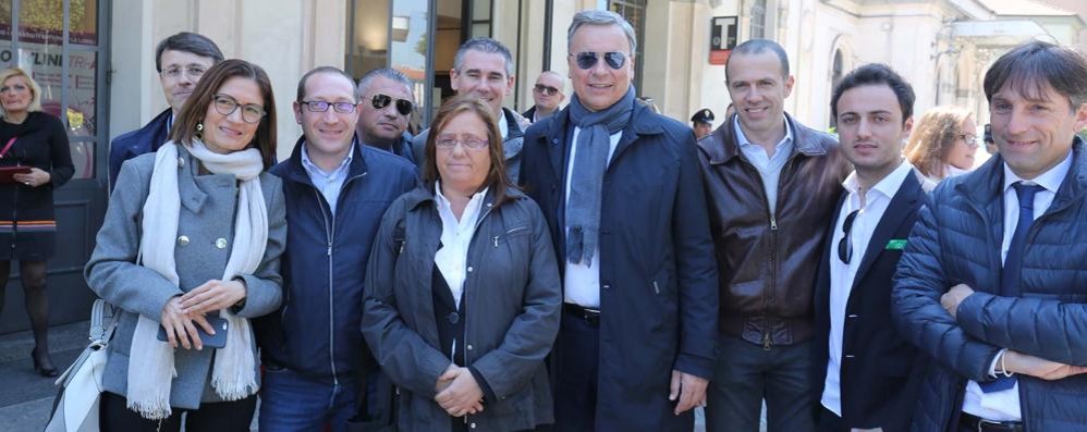 MONZA Allevi e il centrodestra in stazione