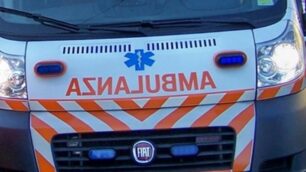 L'ambulanza ed i soccorritori sul posto - foto d’archivio