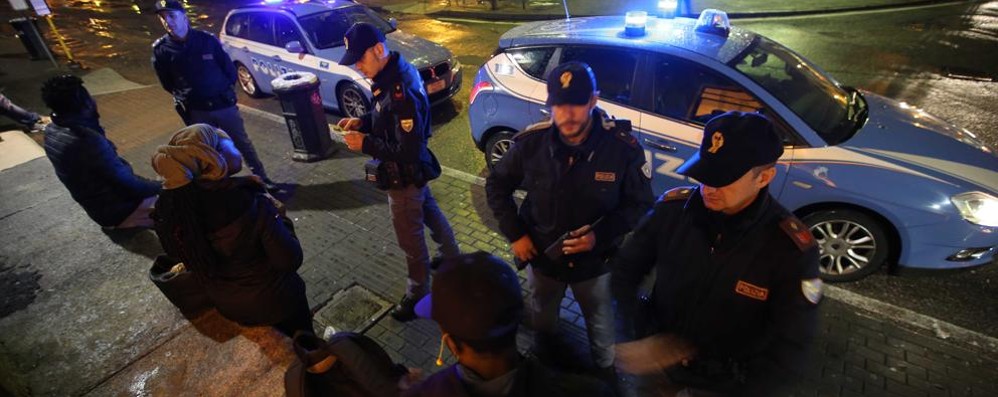 Un controllo alla stazione