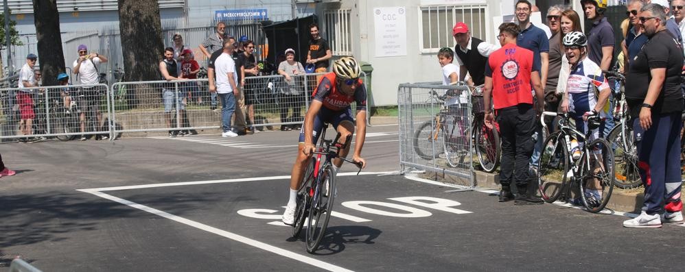 Nibali durante il riscaldamento per la cronometro