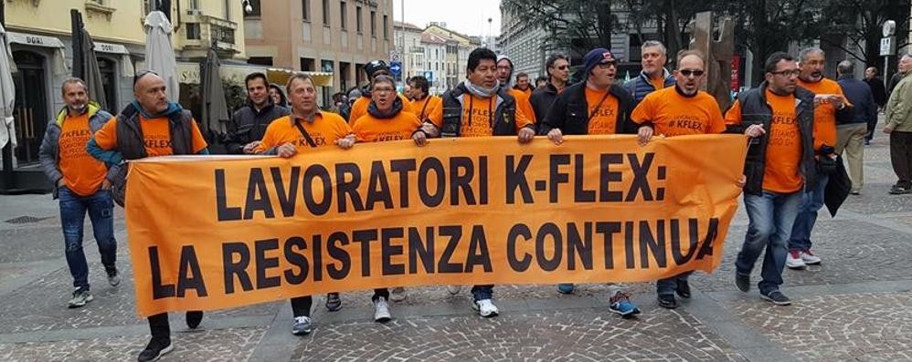 Lavoratori della K-Flex di Roncello a Monza l'1 maggio 2017